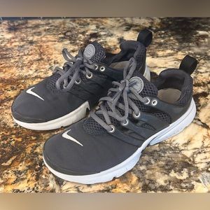 Nike Presto Shoes Size 2Y